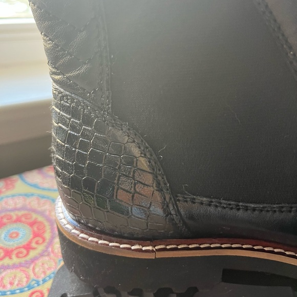 Soft walk blk sz 9.5 Rubber sole pull on bootie NEW - Picture 6 of 9